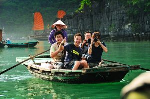 bamboo boat halong bay